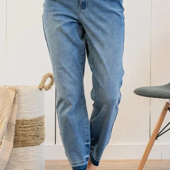 Judy Blue Relaxed Therma Denim Boyfriend Jeans Women's Plus Size 20W H13658 - Picture 9 of 11